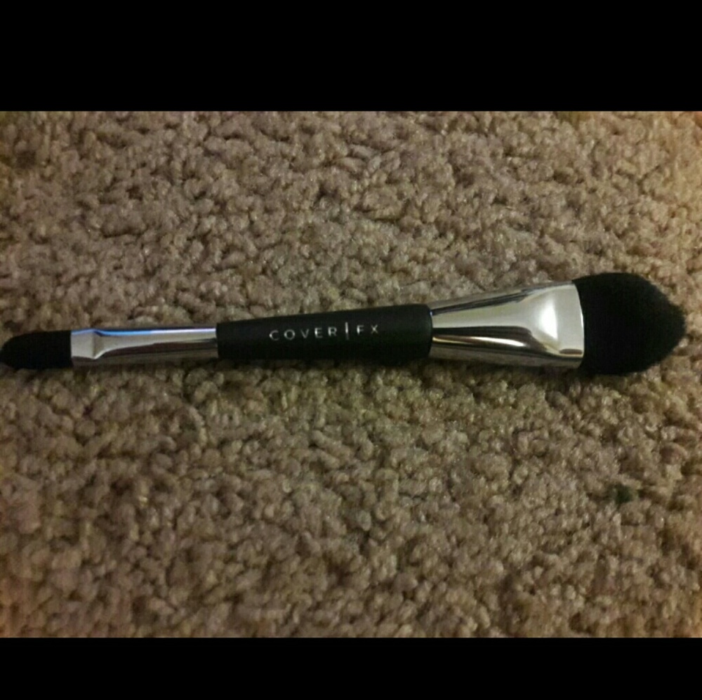 Cover FX contour brush